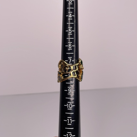 GUESS Ring Gold Tone Butterfly Flowers Enamel Ring - Picture 6 of 8